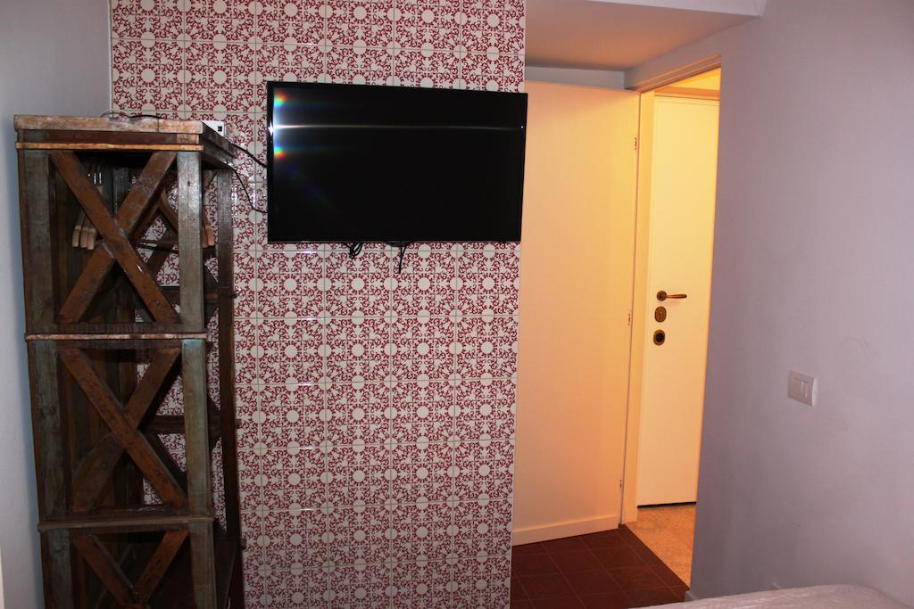 Abracadabra Tortona Bed and Breakfast Milaan Kamer foto